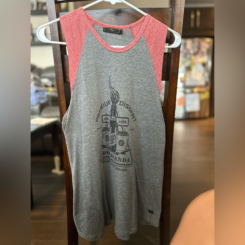Obey tank top (S)